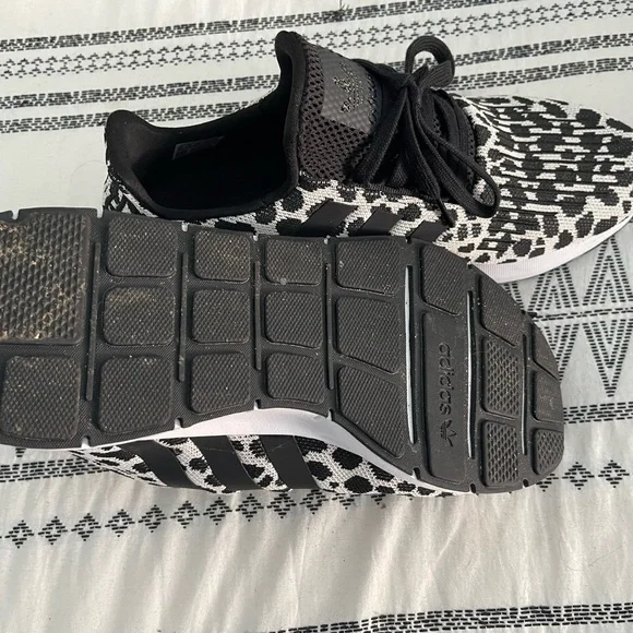 Adidas Women's Swift Run 1.0 Sneaker - Picture 3 of 3